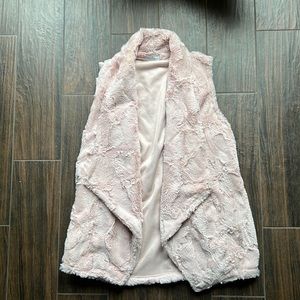 Vine Street, pink faux fur vest, size Medium